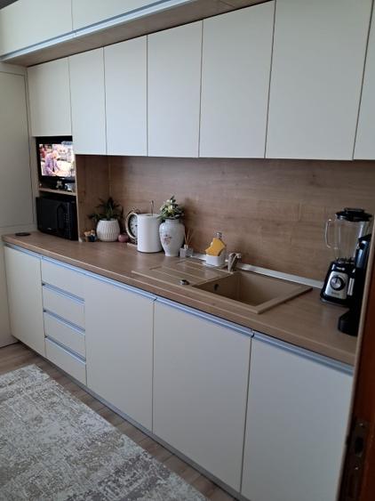 Vand apartament 3 camere