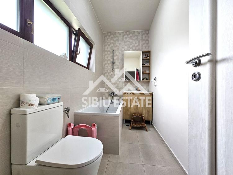 Casa 6 camere, teren 1000 Sibiu Tocile