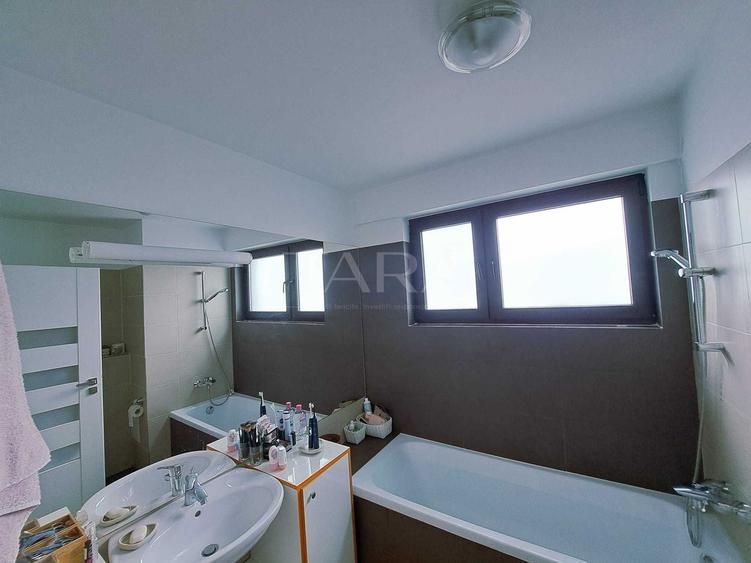 Apartament 4 camere, Europa, terasă 30 mp, parcare subterană, 2 boxe.