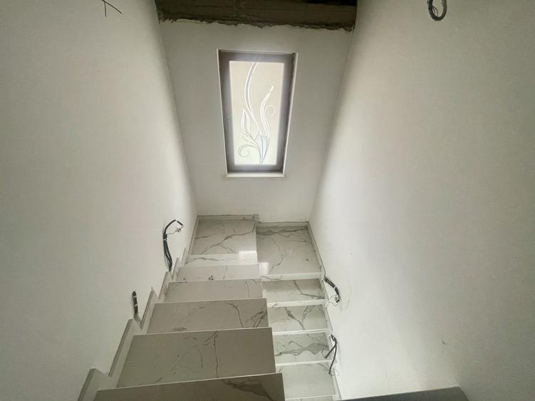 CASA INDIVIDUALA MODERNA | 600 MP TEREN | GARAJ | RADAUTI