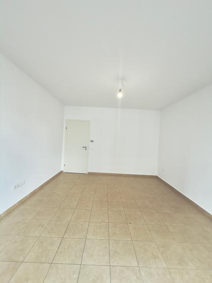 Apartament cu 2 camere de vanzare in Avantgarden Bartolomeu,nemobilat,et 3/8