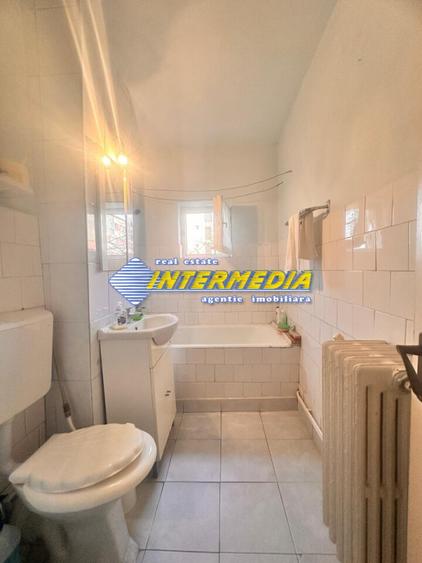 Garsoniera decomandata 32 mp de vanzare etaj 1 Cetate