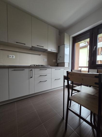 Apartament 2 camere complet utilat și mobilat – zona Tractorul, Brașov