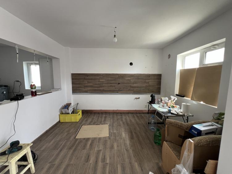Casa spatioasa P+1 renovata disponibila pentru locuit imediat