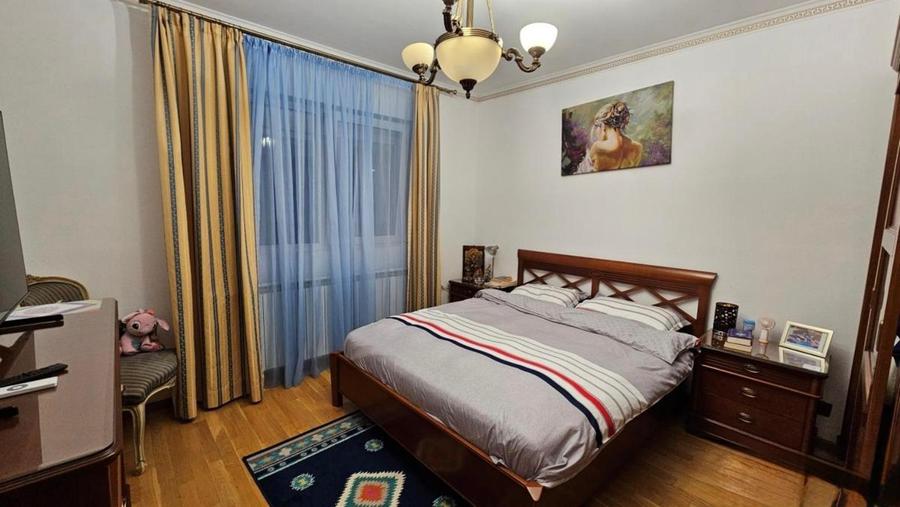 Apartament 3 camere / Prelungirea Ghencea/ metrou 10' / Centrala/ Parcare
