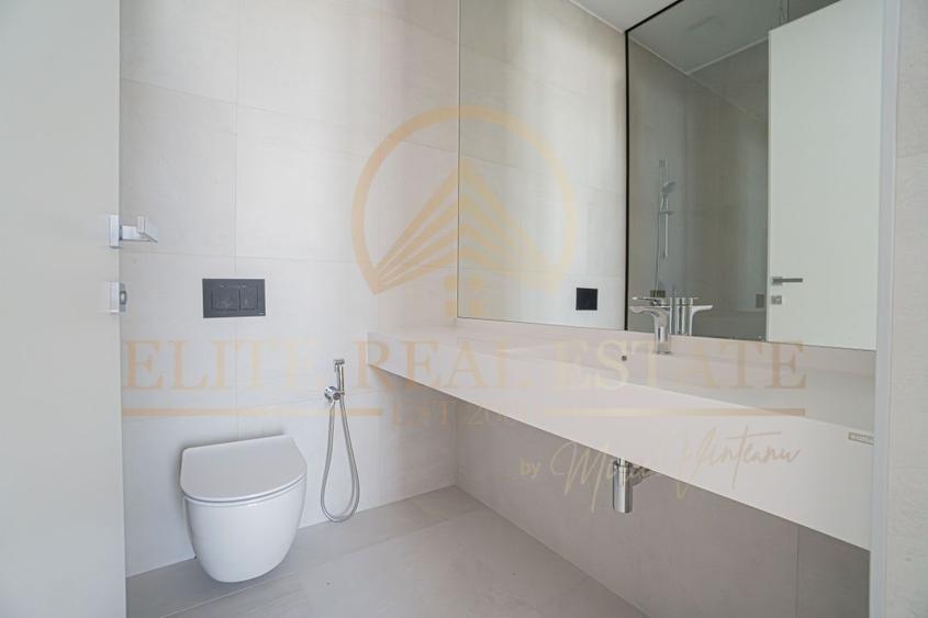 STATIUNEA MAMAIA - Vânzare apartament cu 4 camere, 4 bai cu vedere la mare.