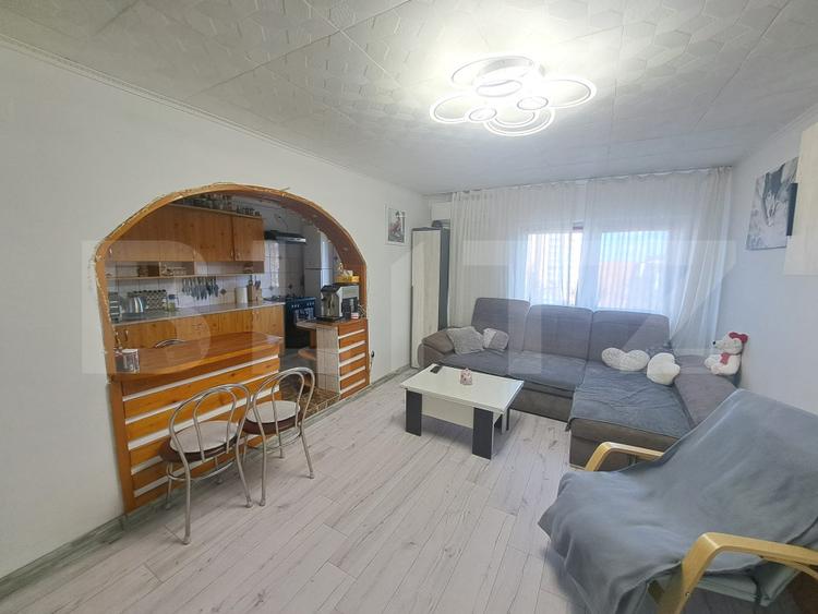 Apartament 3 camere, decomandat, 79 mp, complet renovat, Astra