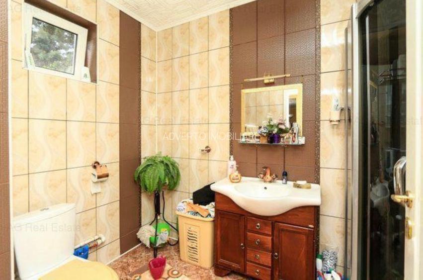 Vilă spațioasă de vânzare cu 7 camere în comuna 1 Decembrie - 13
