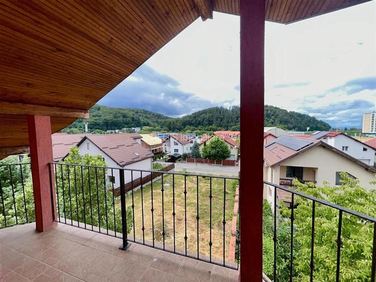 Vila de 6 camere , zona Bunloc - 9