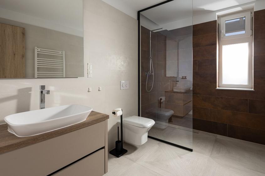 De închiriat – Penthouse cu jacuzzi și terasă 160 mp – Coresi, Brașov