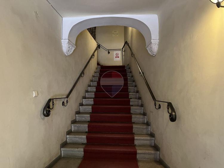 Apartament cu 4 camere de închiriat în zona Dacia pretabil birou