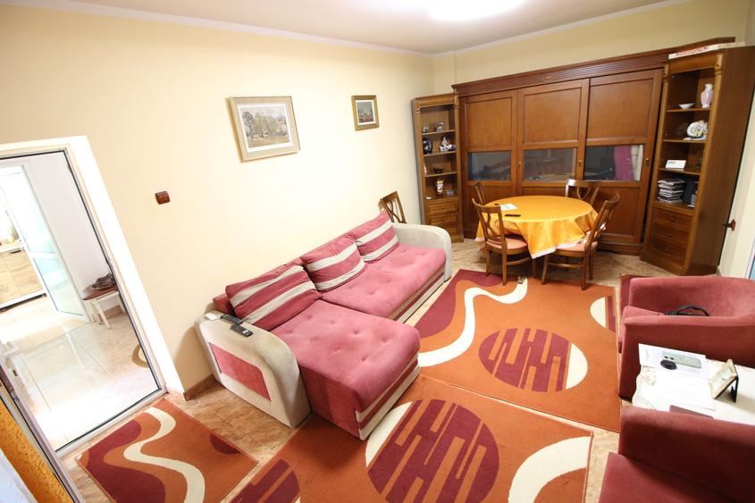 Vand/schimb casa  P+1, zona centrala - 200.000 euro