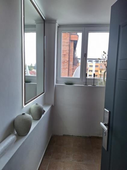 VÂNZARE Apartament cu trei camere ,situat într-o vilă din Voluntari