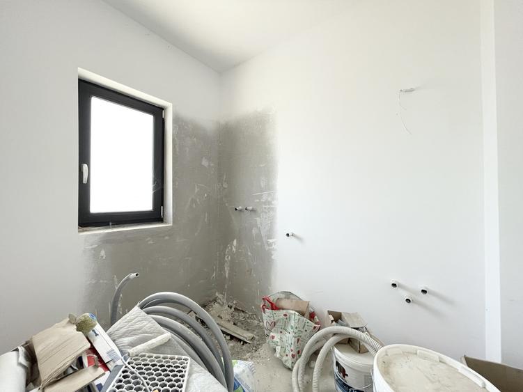 Duplex cu 5 camere despartit prin spatiu tehnic - Urseni