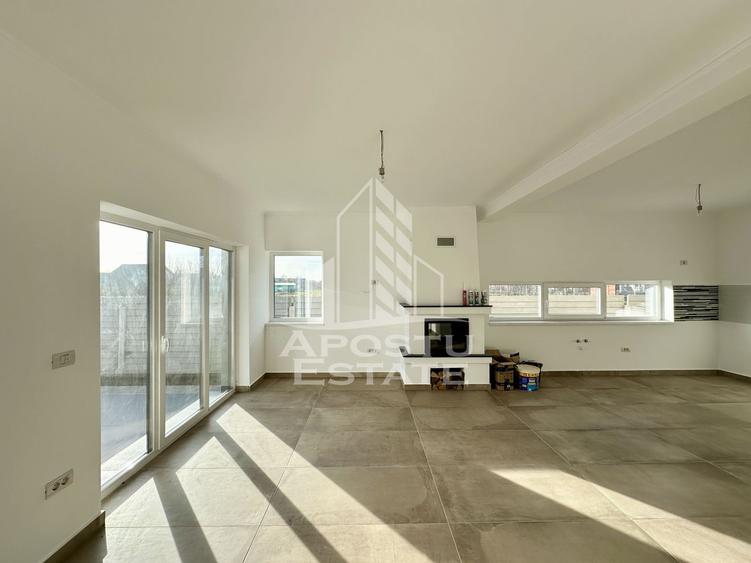 Jumatate de duplex cu 4 camere de vanzare, Becicherecu Mic