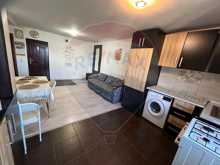 Apartament cu 3 camere de vânzare