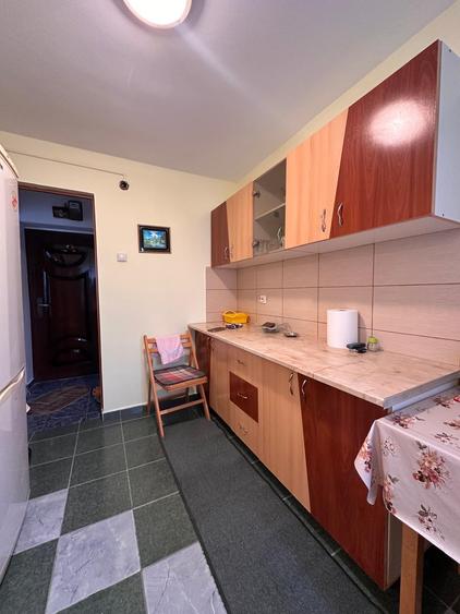 Apartament de închiriat | Etaj 2/4 | Mobilat și utilat | Centrala Termica