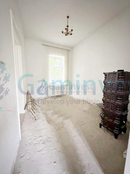 Casă ultracentrală cu apartament și demisol, zona Republicii pietonala, Oradea