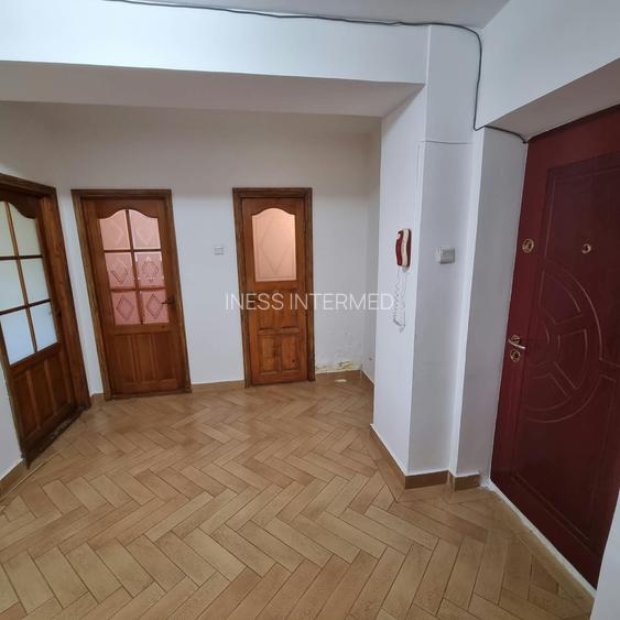 UNIRII, 2 CAMERE DECOMANDATE, 3 BALCOANE, 70MP, PRIVELISTE DEOSEBITA