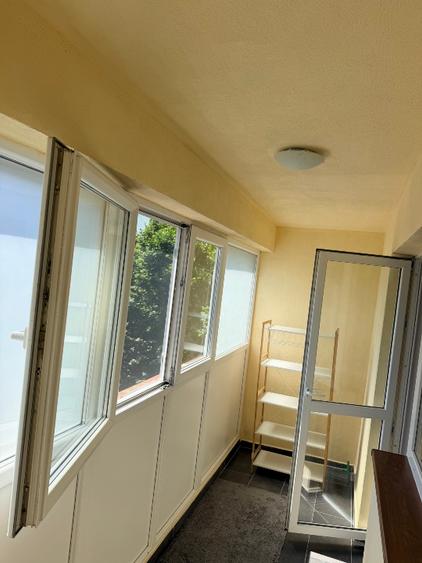 Apartament renovat langa parc și metrou 2 camere plus dressing Drumul Fermei 95