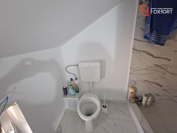 Casa individuala de vanzare cu 7 camere - Recas - 25
