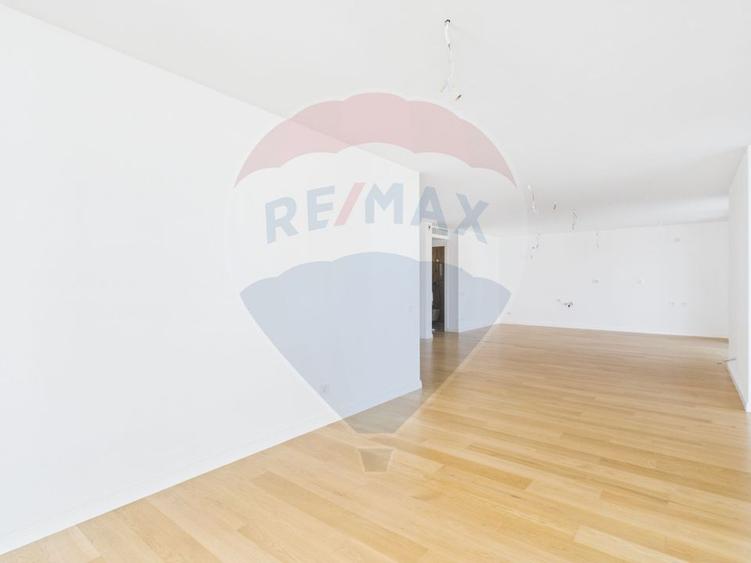 Apartament 3 camere de vanzare