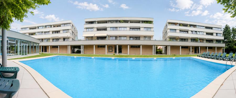 Apartament premium cu gradina privata 180 mp utili piscina zona Padurea Baneasa