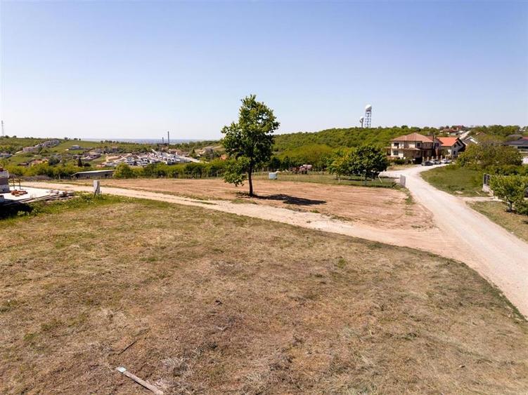 RECO Teren intravilan   1388mp -dealuri Oradea-Izvorului