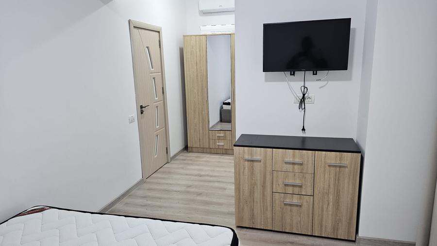 FAR  3CAMERE