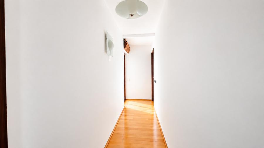 VILA SUPERBA / CURTE PROPRIE VEGETATIE MATURA / COMPLET MOBILATA SI UTILATA