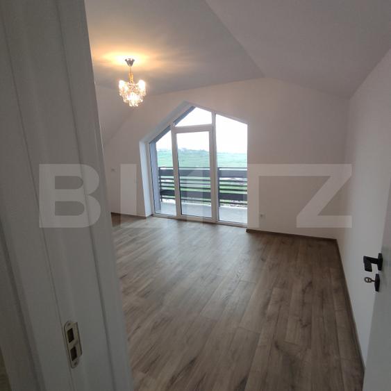 Vilă 170 mp, teren 500 mp, priveliște panoramică spre lac, zona Ciurbești