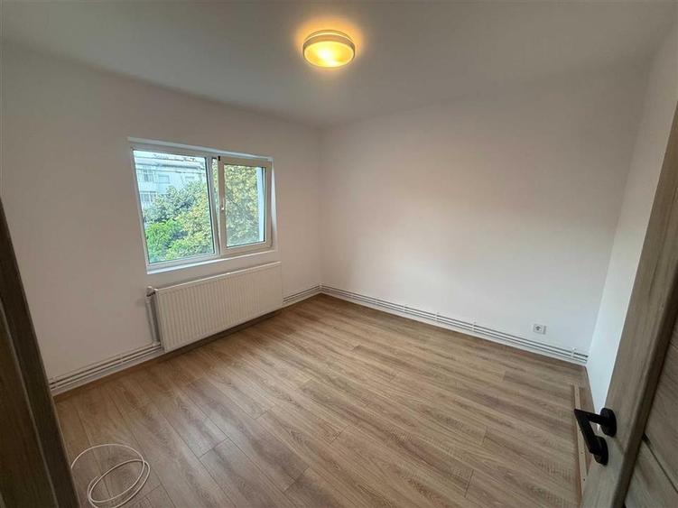 Apartament 2 camere zona Canta