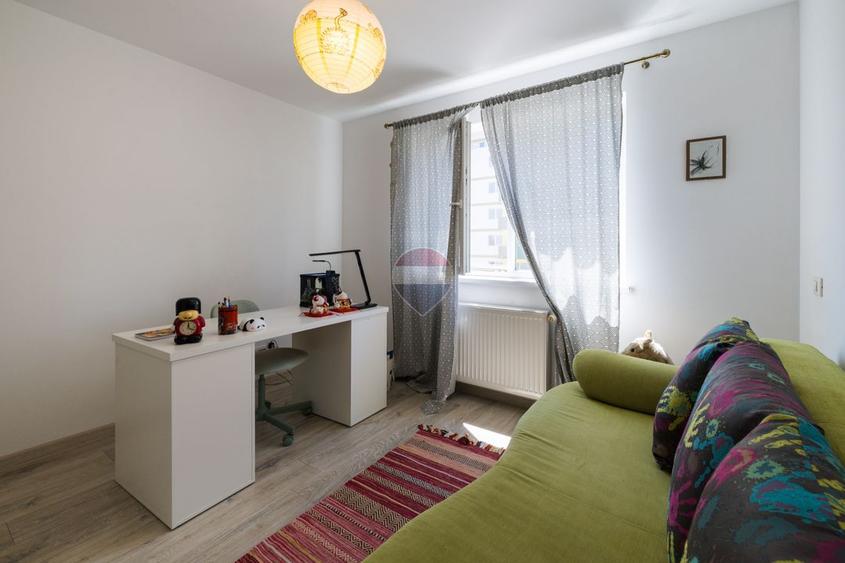 Apartament 3 camere | 75 mp | 2 băi | parcare + boxă | Tractorul