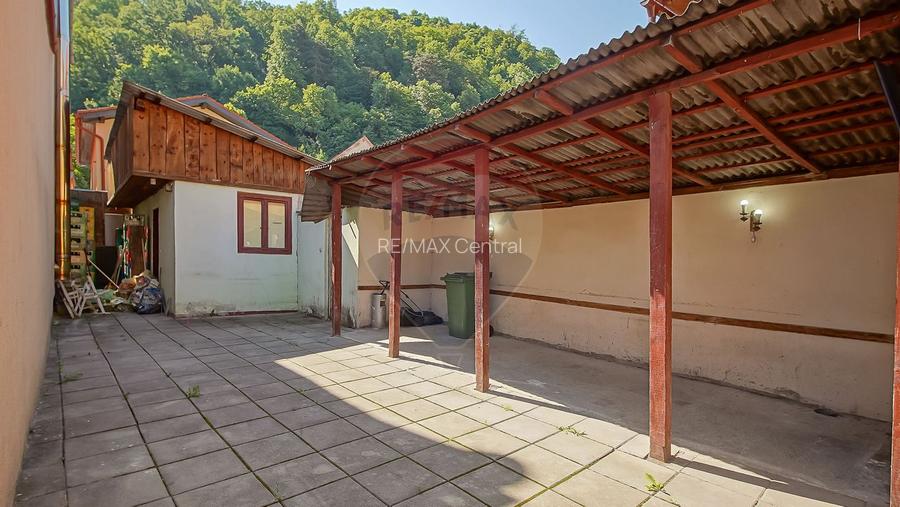 Proprietate rară în centrul Râșnovului, cu spațiu comercial - 30
