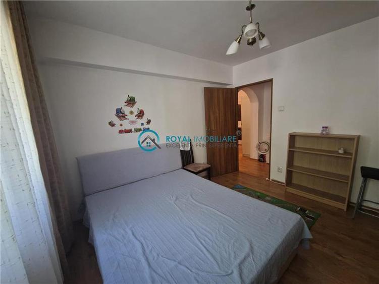 Royal Imobiliare - Inchiriere apartament zona Vest