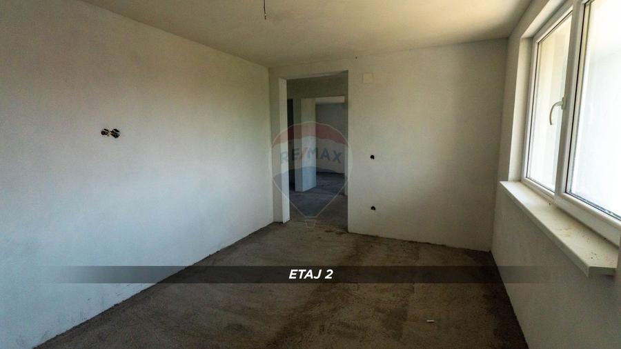 Casă noua de vanzare in Miresu Mare langa centrul de echitatie