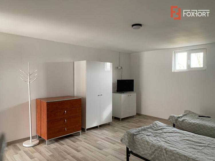 Casa individuala cu 16 camere de inchiriat, zona Sag