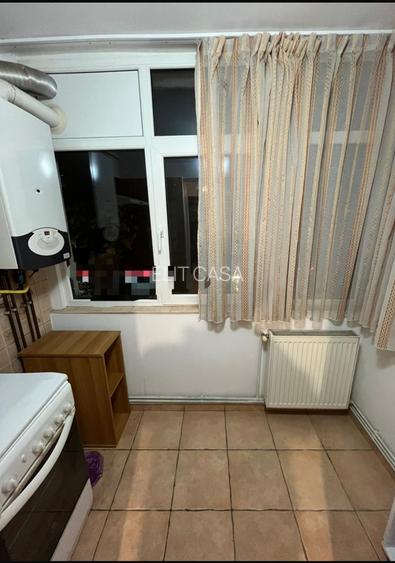Apartament cu 2 camere decomandat, etajul 2/4, zona Nicolina - 5