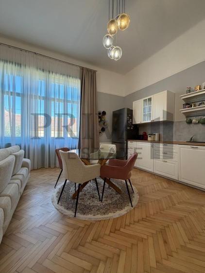 Apartament deosebit 3 camere situat in zona Semicentrală