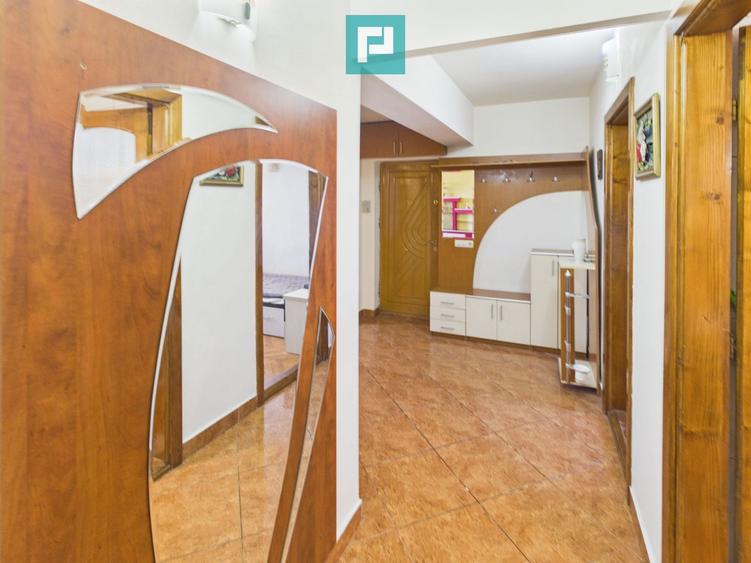 Apartament 3 camere de inchiriat - 360 €/lună