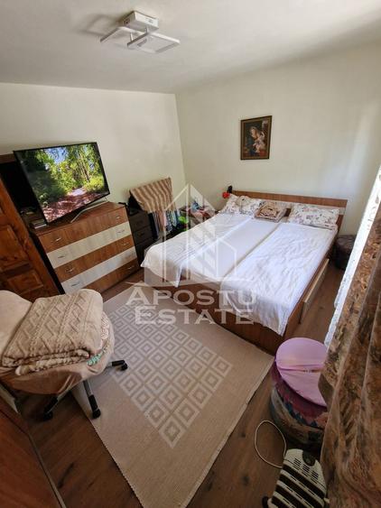 Apartament decomandat cu 2 camere mobilat si utilat,Calea Lipovei