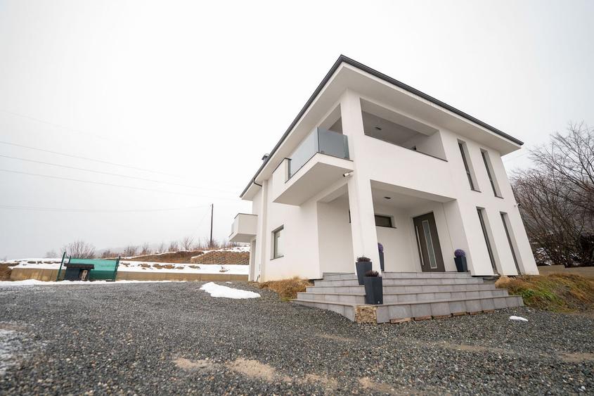 Casa noua cu teren generos de 1775 mp priveliste spectaculoasa Feleacu