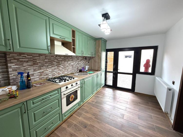 Casa noua de inchiriat, curte (zona relaxare), zona AFI Ploiesti