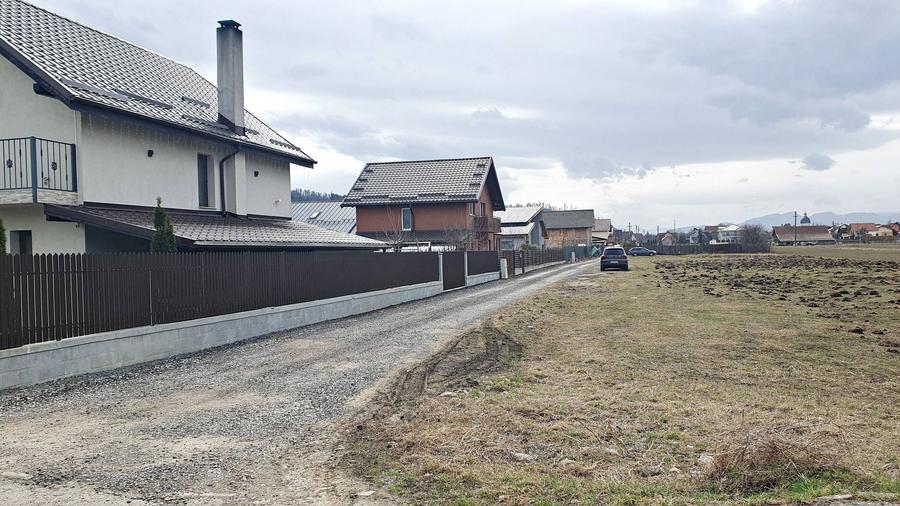 Cristian-zona str Eroilor front 34m, intravilan, 730mp