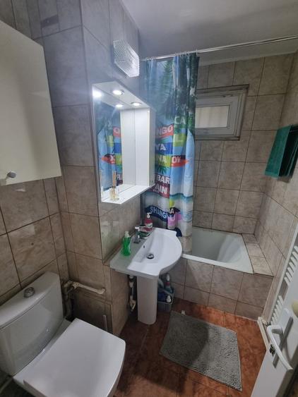 Aurel vlaicu-apartament 2 camere decomandat stradal