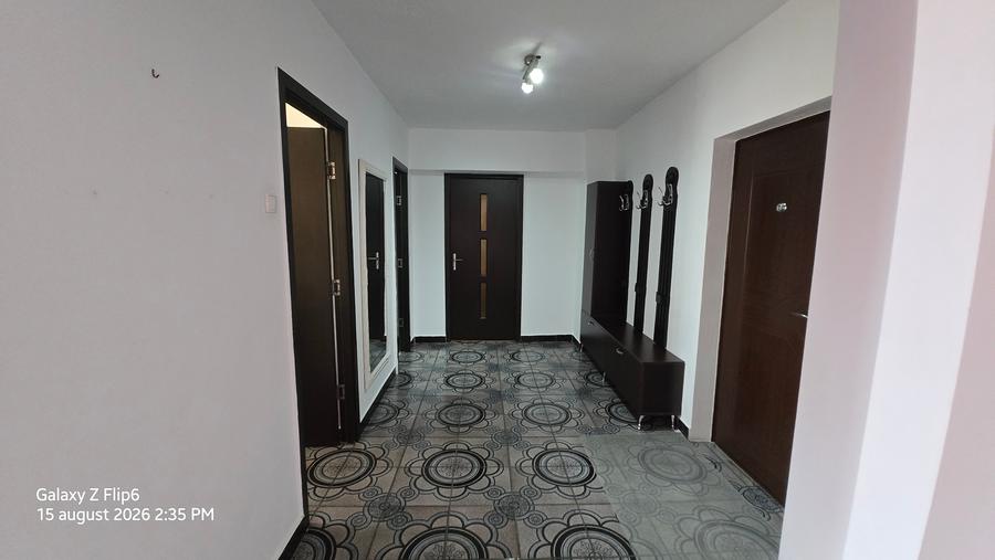 Vand apartament 2 camere decomandat in Deva, zona 22 Decembrie,