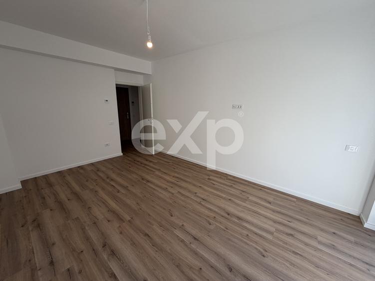 Apartament 3 camere 2 bai ,decomandat, parter, tractorul nou, Coresi