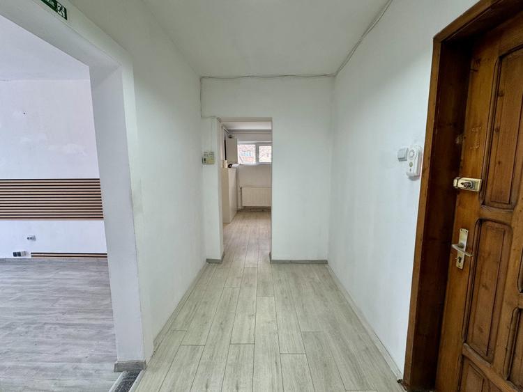 Spatiu comercial ideal pentru salon, 51 mp, parter, zona Calea Floresti
