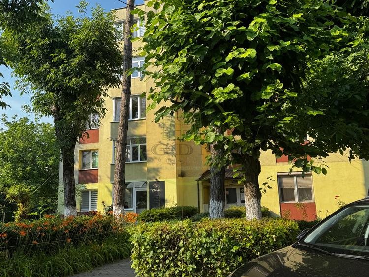 Apartament cu 4 camere de vânzare - Reghin - etaj 1