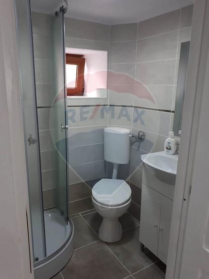 Apartament tip casa cu 4 camere de vânzare în zona Ultracentral